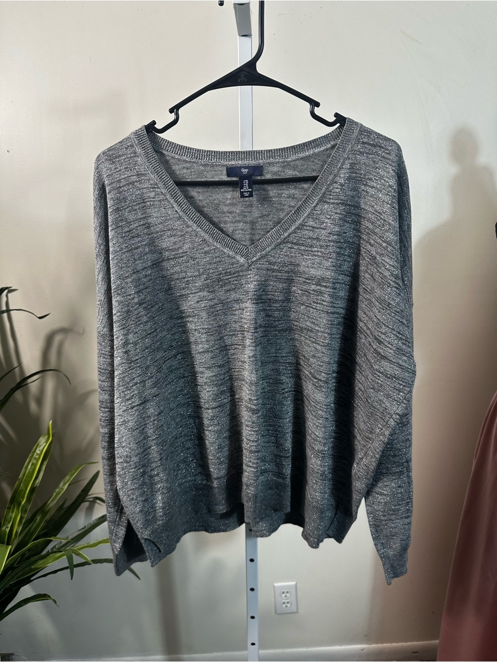 N64. Gap Women's Gray Shimmer V-Neck Sweater